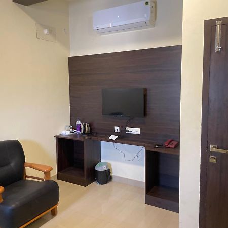 Hotel Tranquil Park Pondicherry Esterno foto