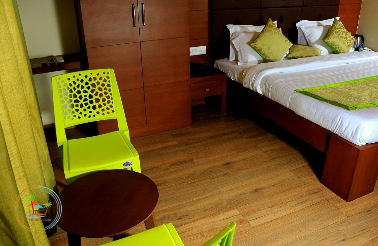 Hotel Tranquil Park Pondicherry Esterno foto