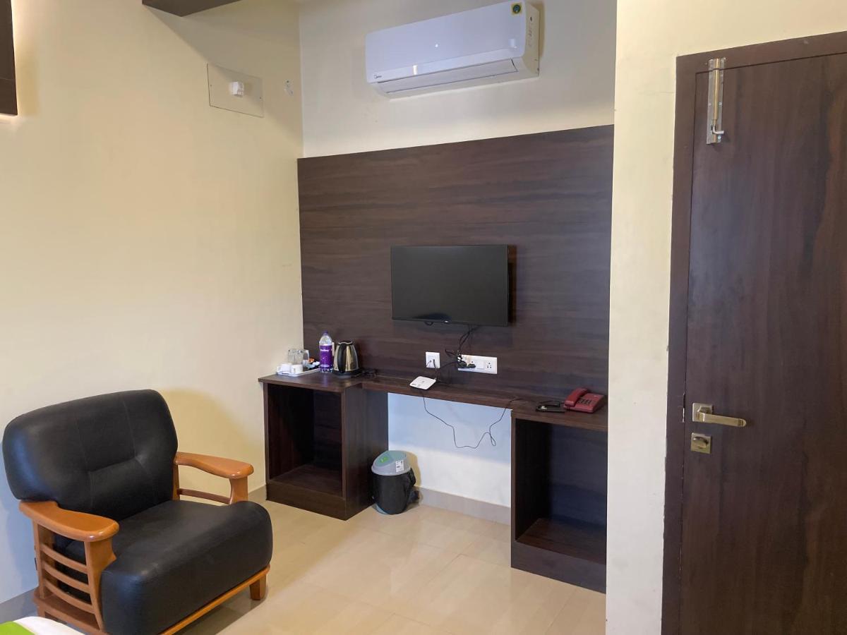 Hotel Tranquil Park Pondicherry Esterno foto