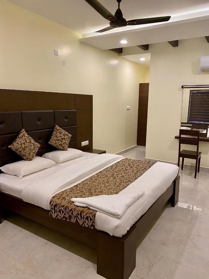 Hotel Tranquil Park Pondicherry Esterno foto