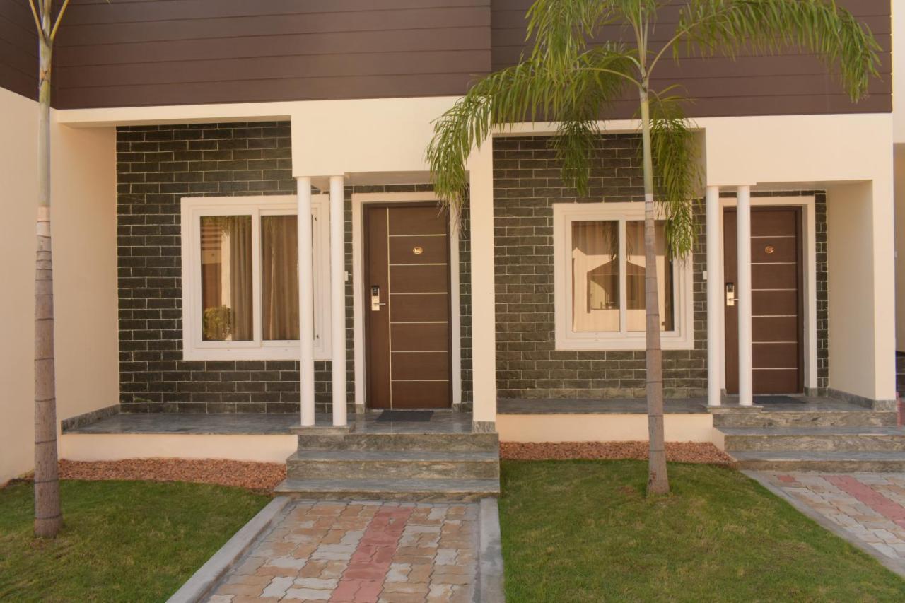 Hotel Tranquil Park Pondicherry Esterno foto